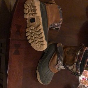 Size 12t boy insulated camo snow boots